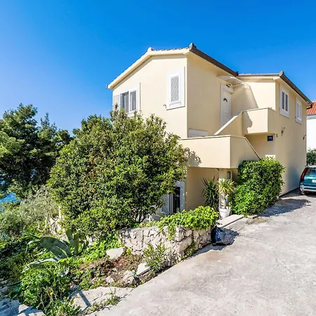 Tina-1 By Interhome تروغير